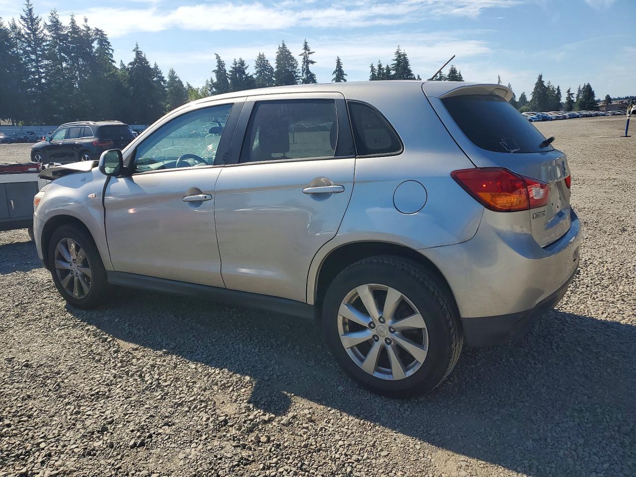 2013 Mitsubishi Outlander Sport Es - Image 2