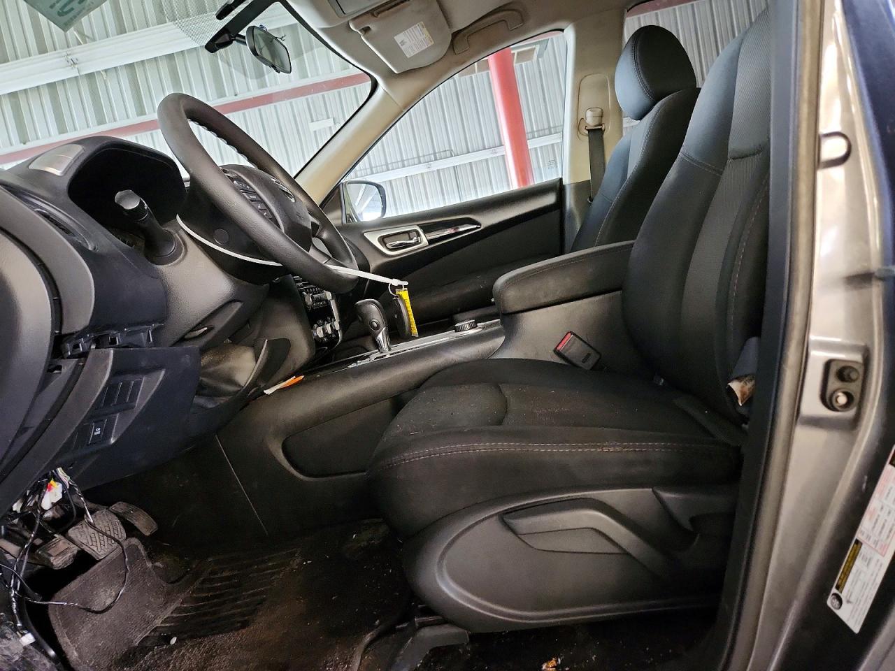 2017 Nissan Pathfinder S - Image 7