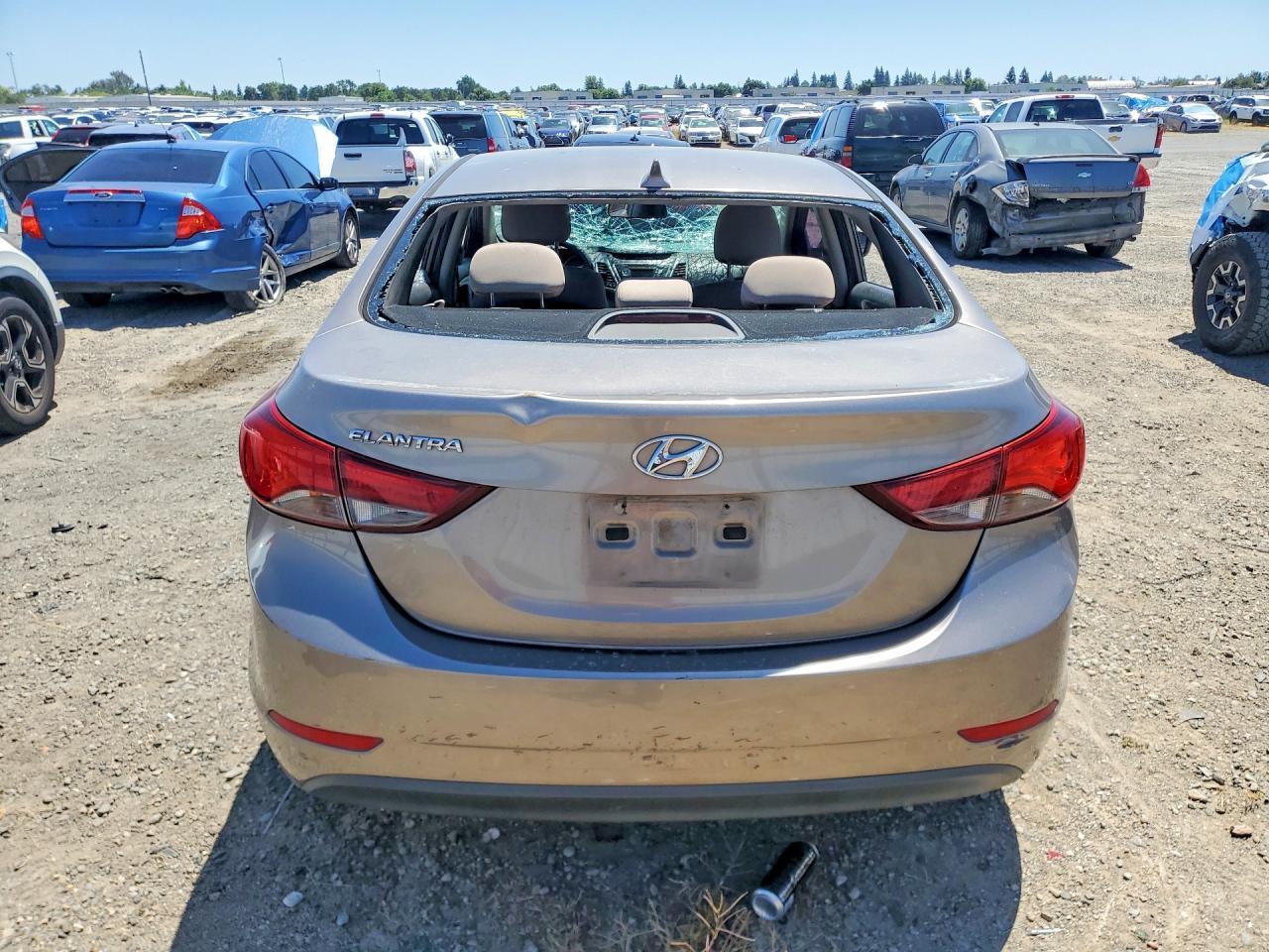 2016 Hyundai Elantra - Фото 6