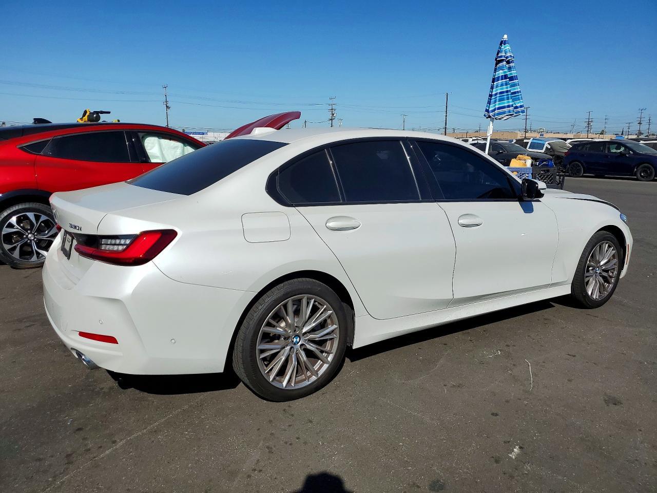 2023 BMW 330I - Фото 3