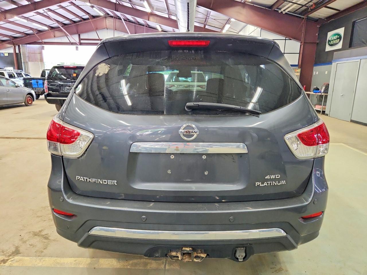 2013 Nissan Pathfinder S - Image 6