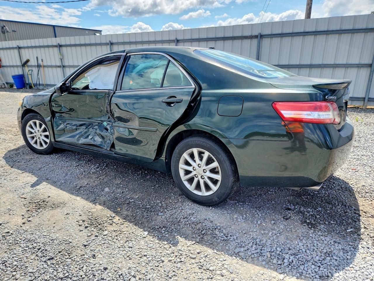 2010 Toyota Camry Xle V6 - Фото 2