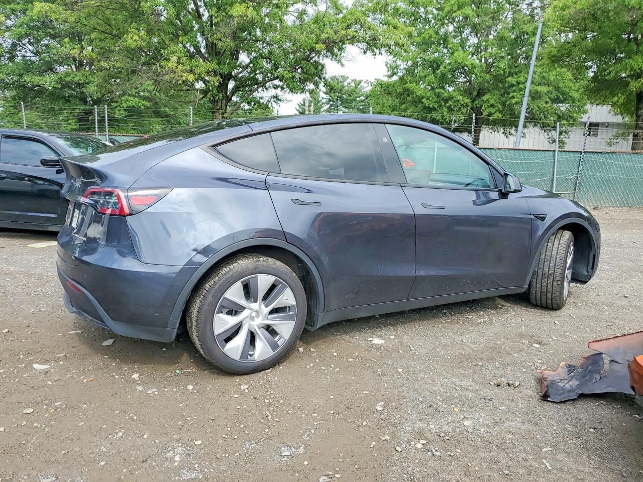 2024 Tesla Model Y - Фото 3