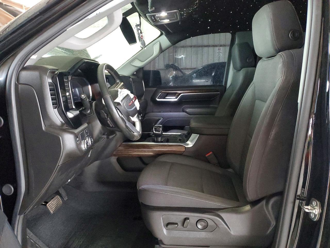 2025 GMC Sierra C1500 Elevation - Image 7