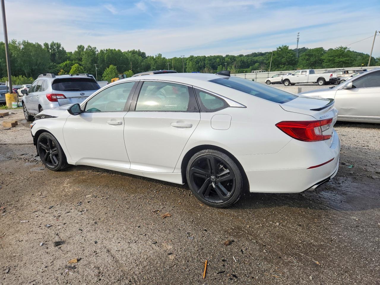 2022 Honda Accord Sport - Фото 2