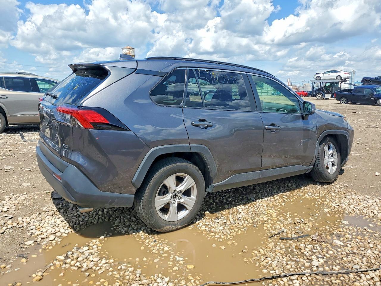 2019 Toyota Rav4 Xle - Image 3