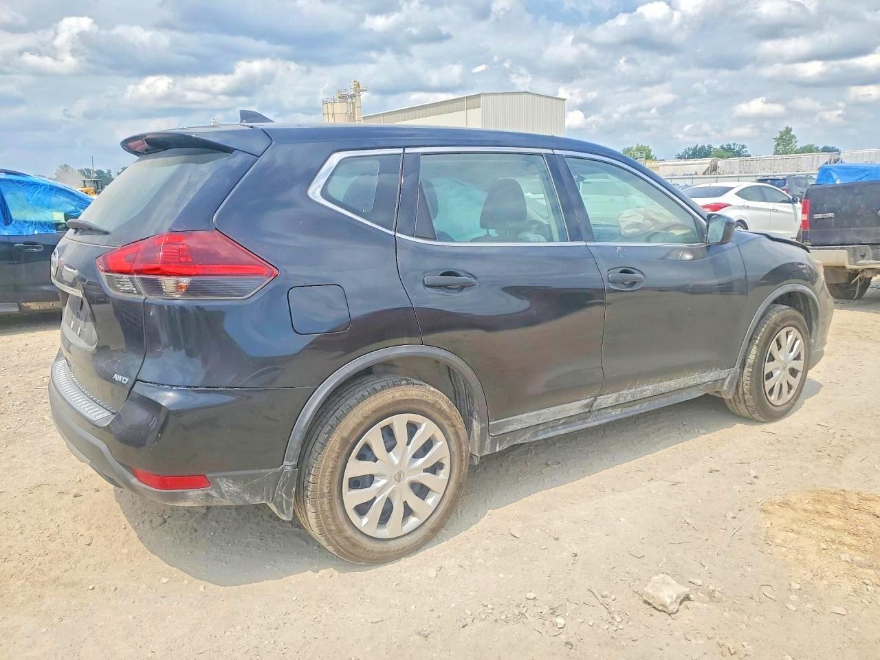 2018 Nissan Rogue S - Фото 3