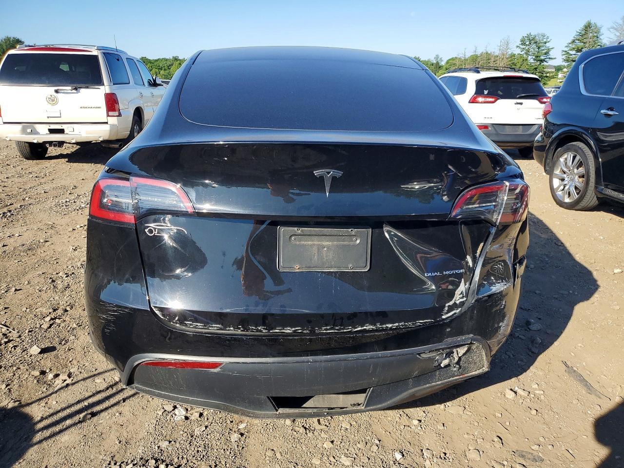 2023 Tesla Model Y - Image 6