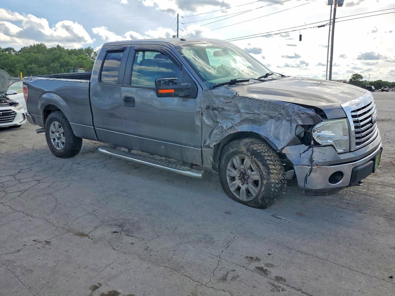 2010 Ford F150 Super Cab - Image 4