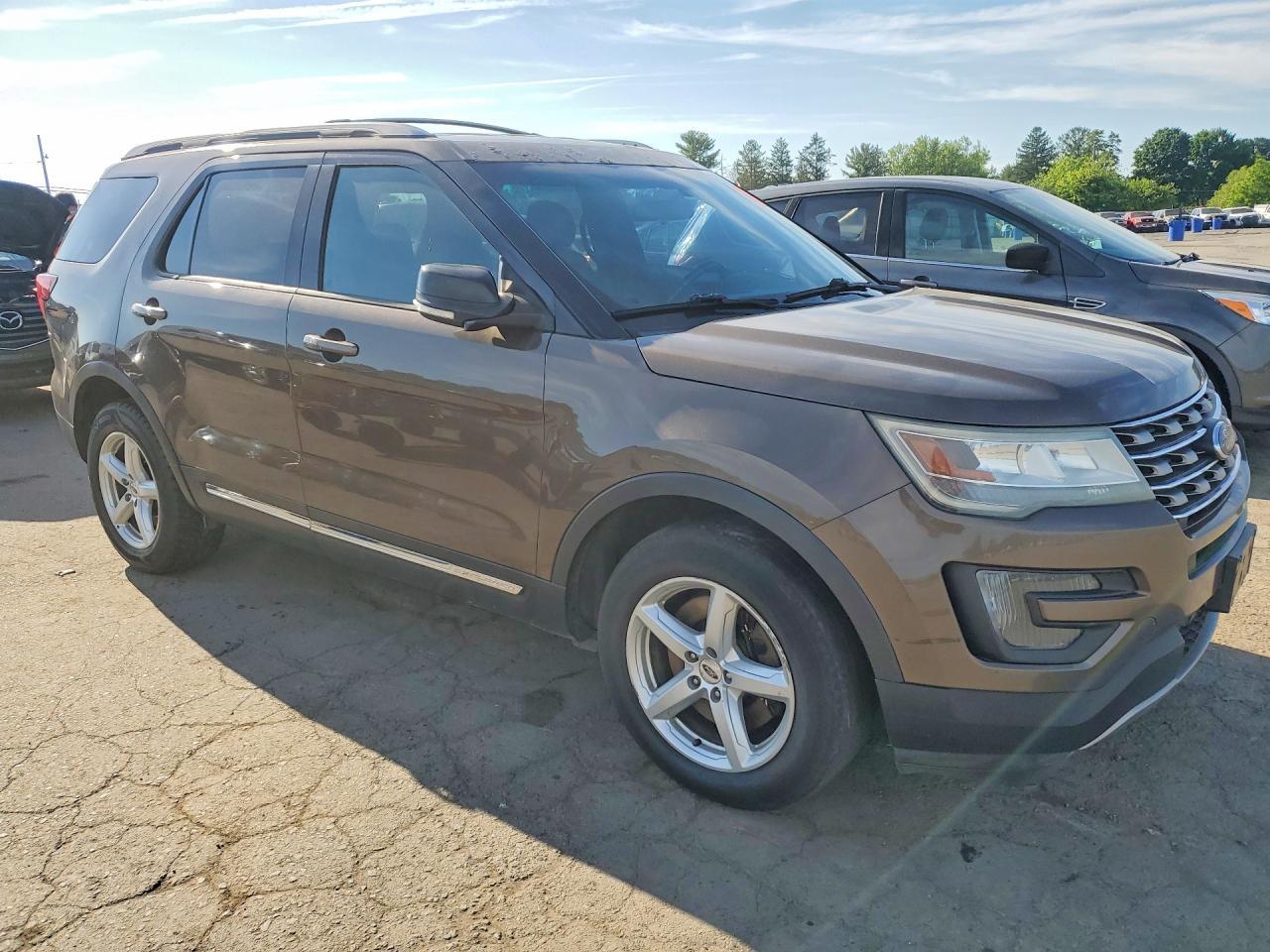 2016 Ford Explorer Xlt - Image 4
