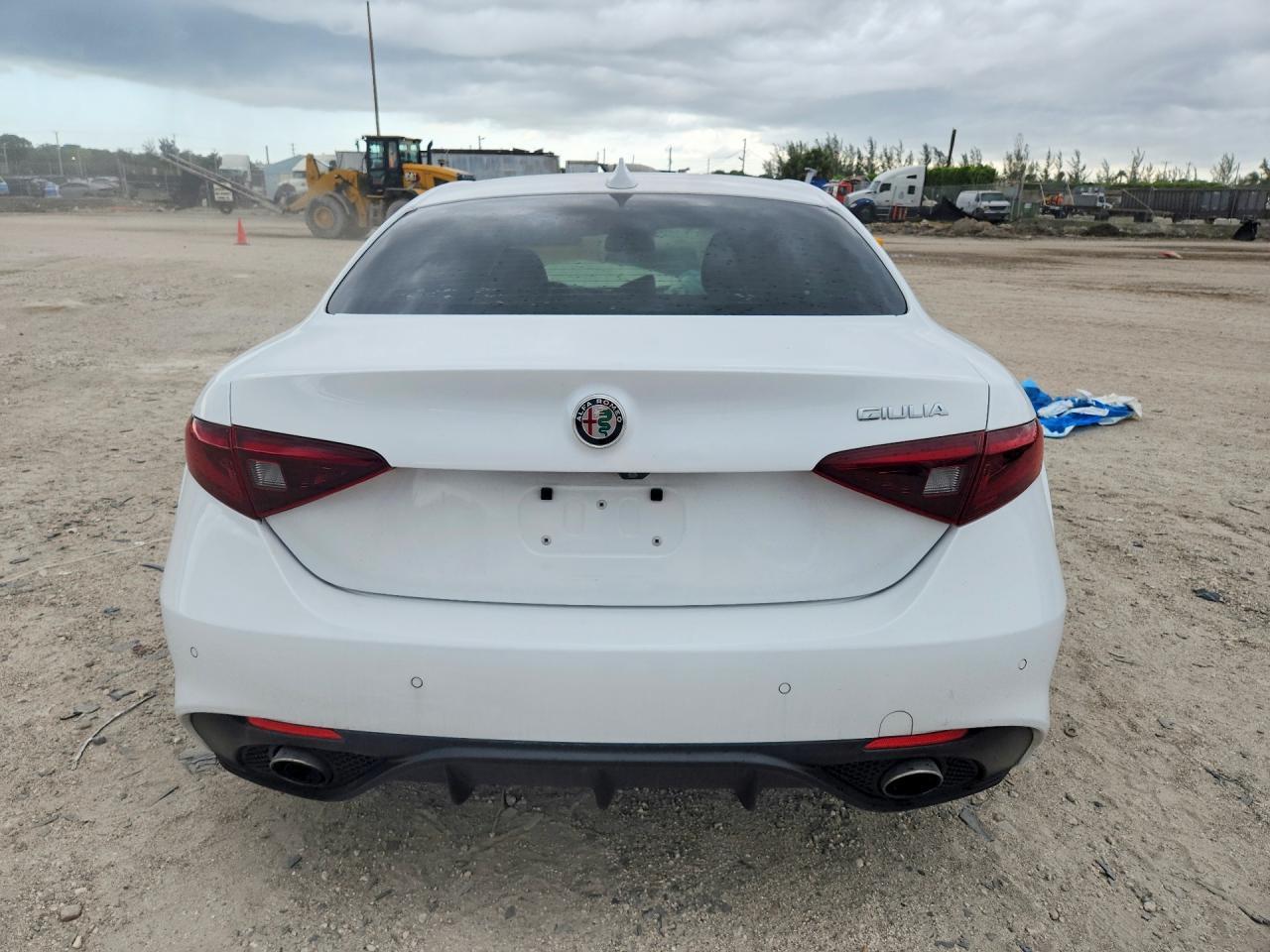 2017 Alfa Romeo Giulia - Image 6