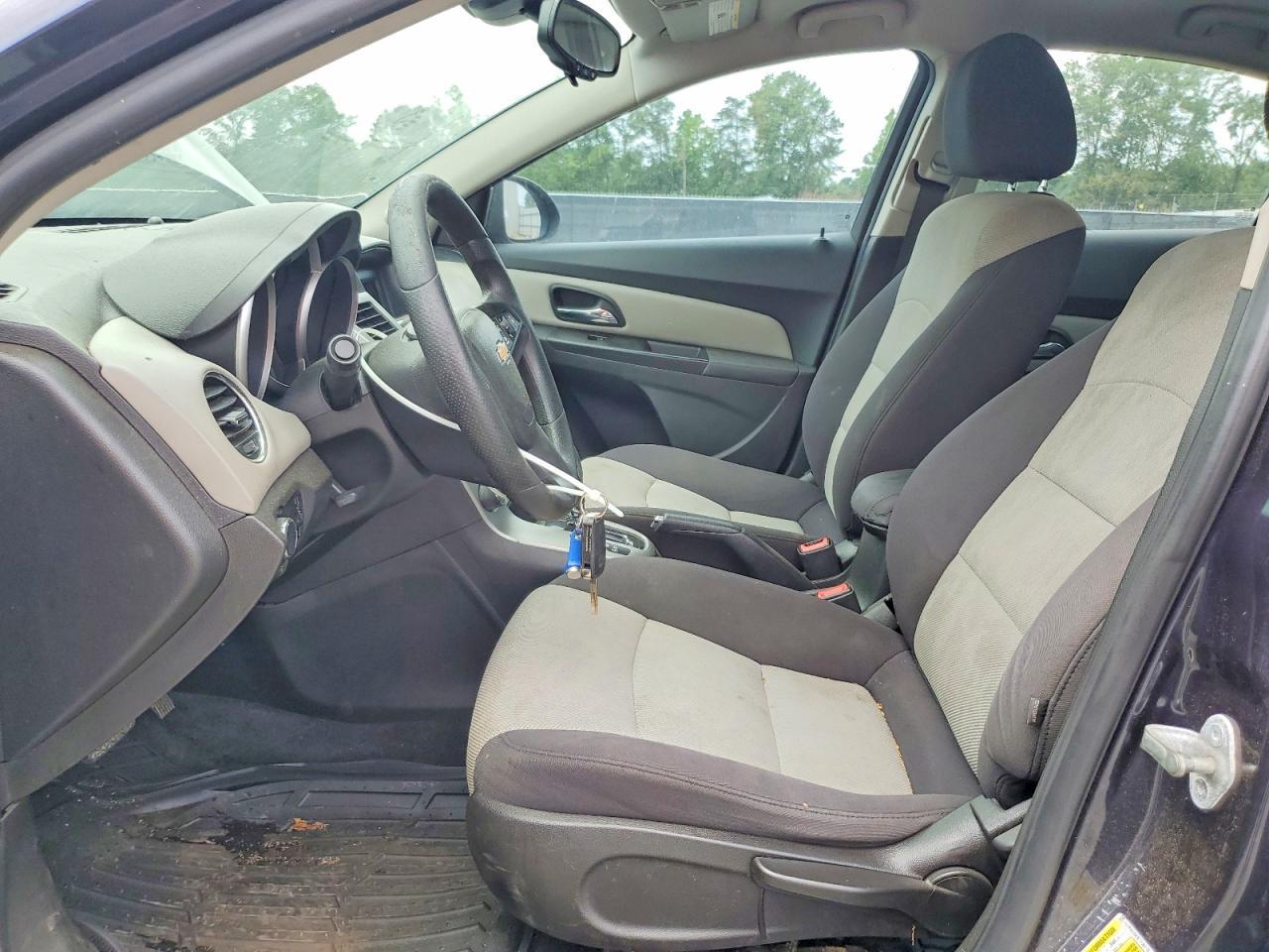 2014 Chevrolet Cruze Ls - Image 7
