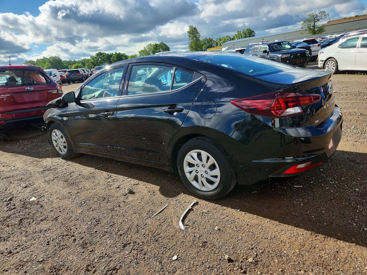2019 Hyundai Elantra Se - Image 2