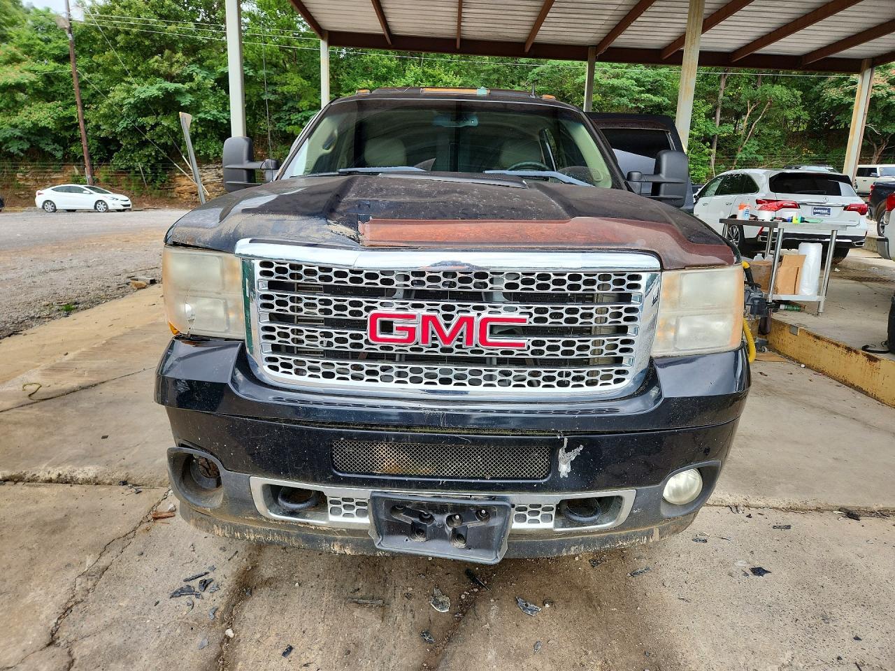 2011 GMC Sierra K2500 Denali - Image 5