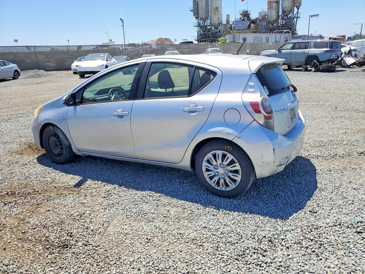 2013 Toyota Prius C - Фото 2