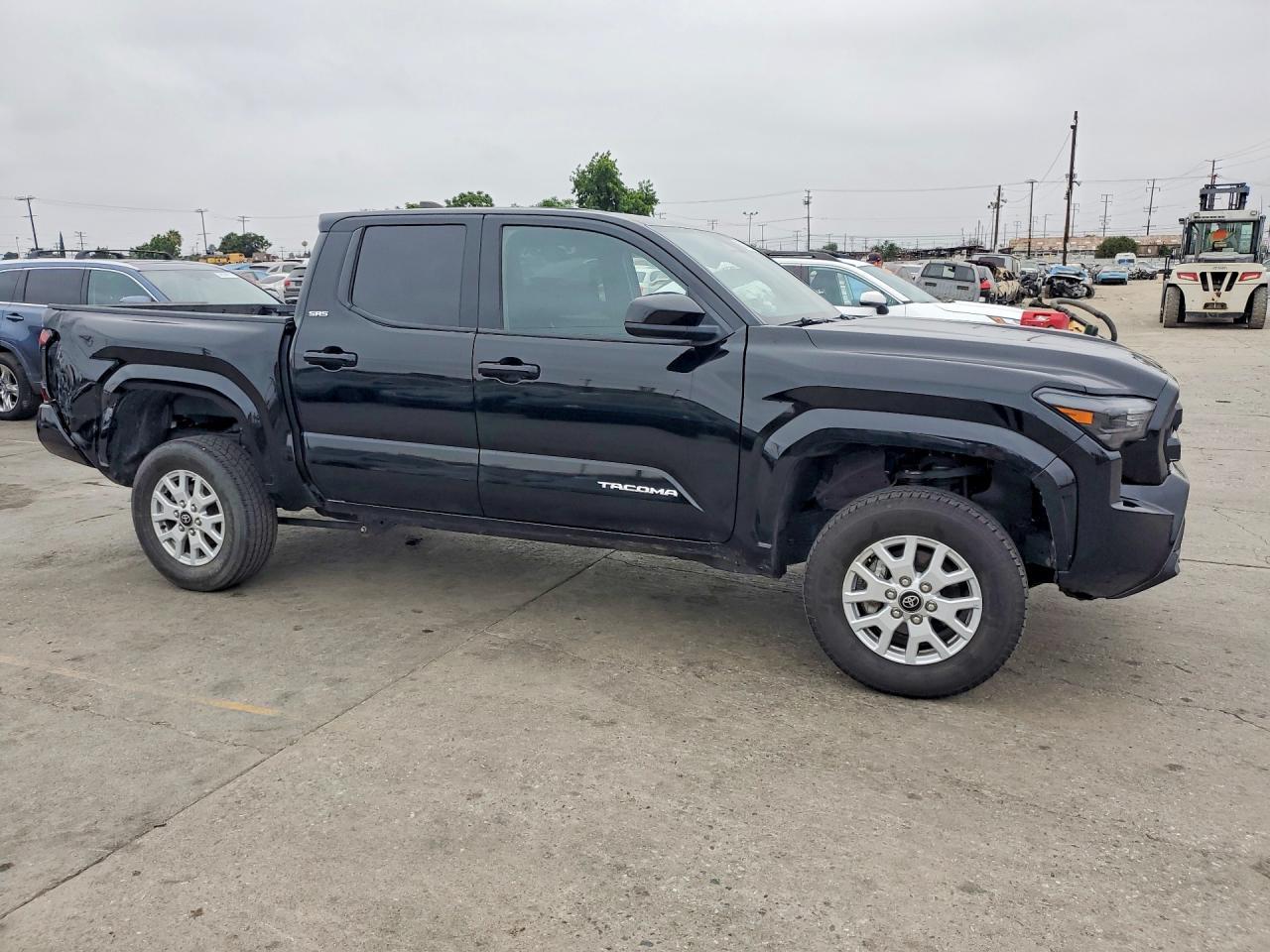 2025 Toyota Tacoma Sr5 - Image 4