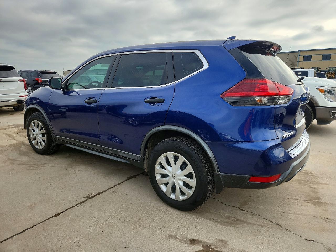 2018 Nissan Rogue S - Фото 2