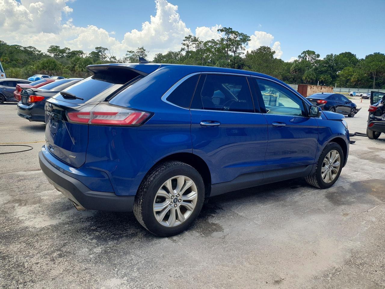 2022 Ford Edge Titanium - Фото 3