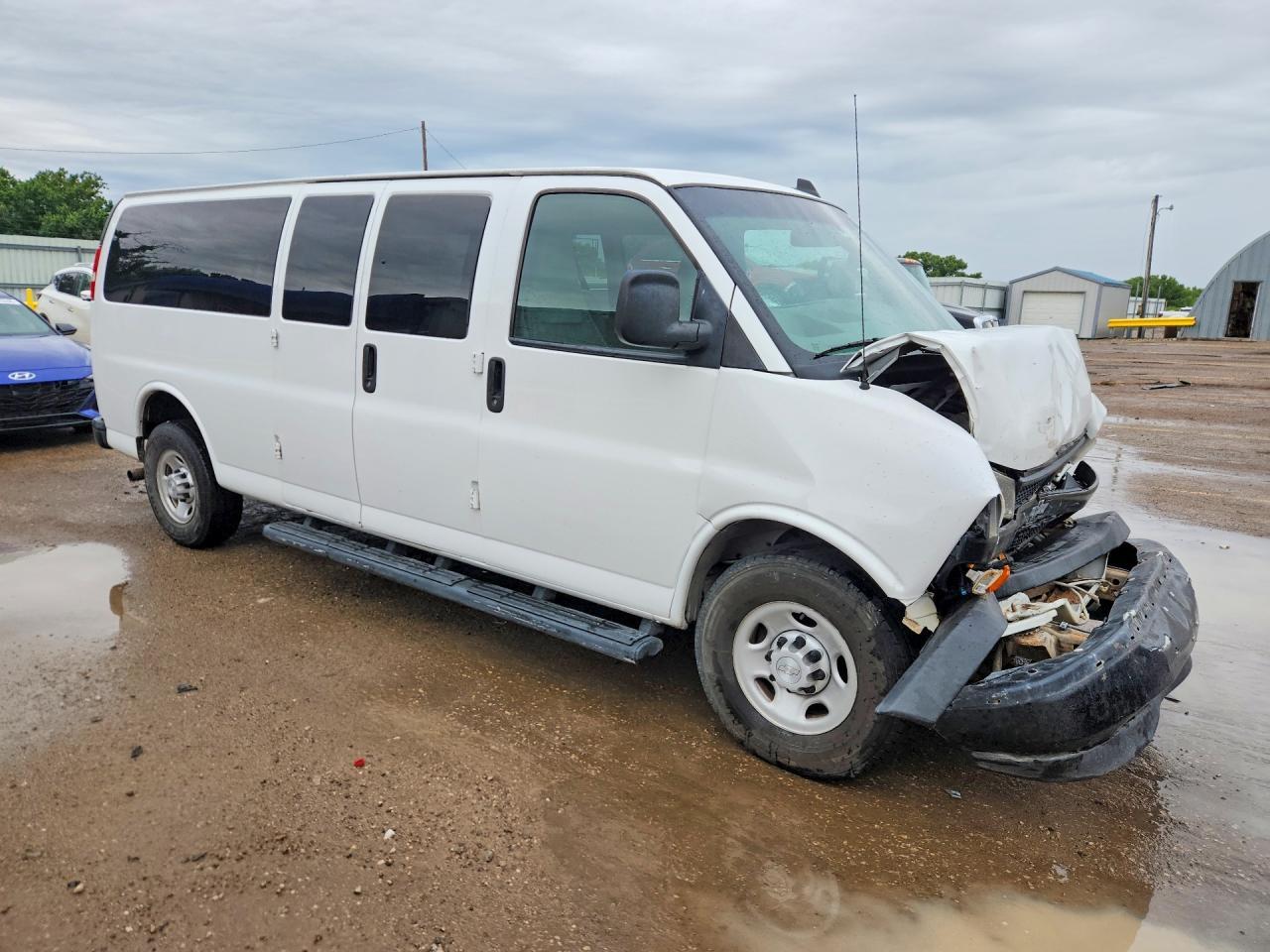 2018 Chevrolet Express G3500 Ls - Image 4