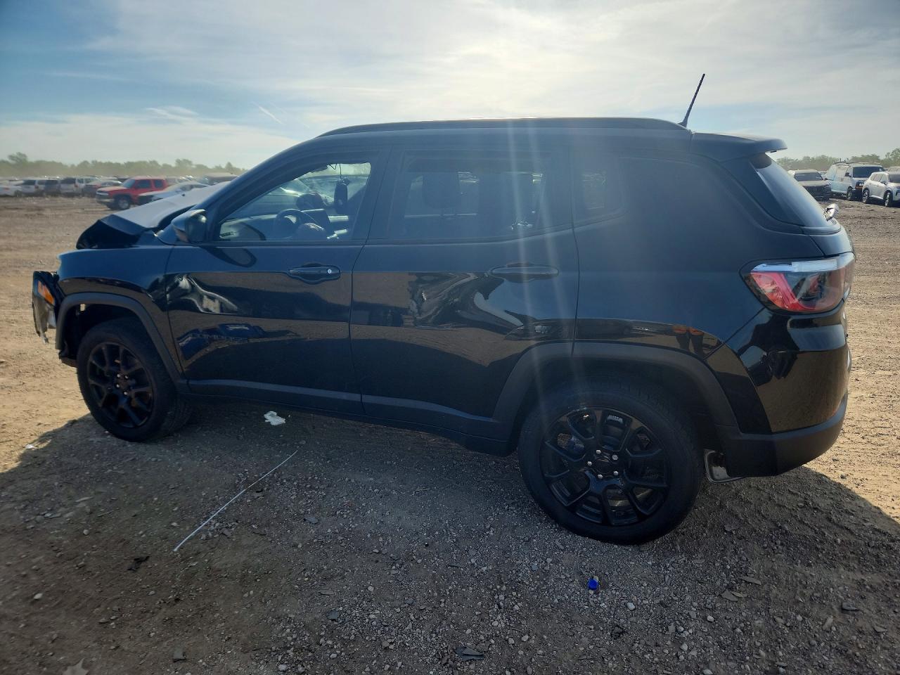 2022 Jeep Compass Latitude - Image 2
