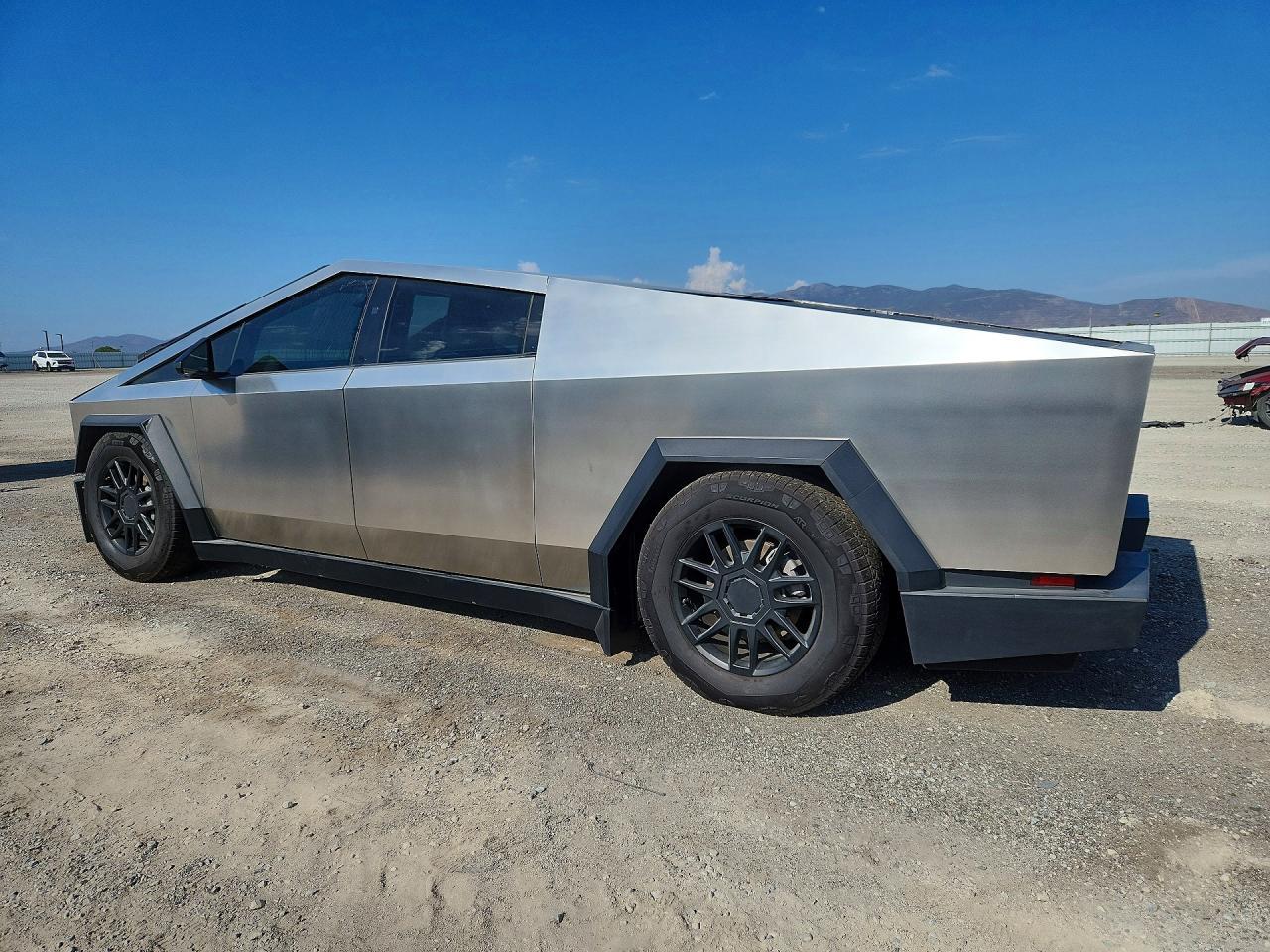 2024 Tesla Cybertruck - Image 2
