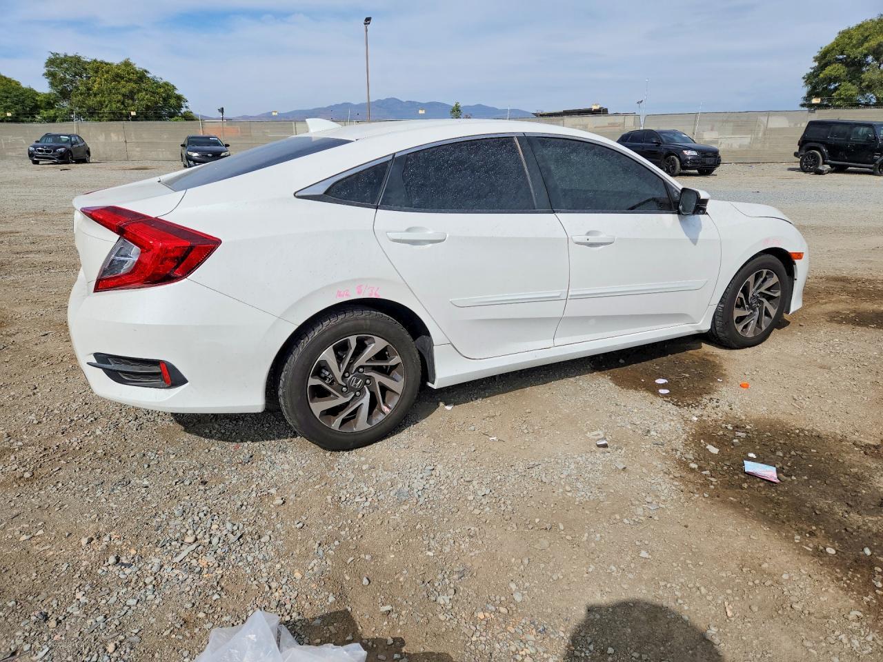 2018 Honda Civic Ex - Image 3