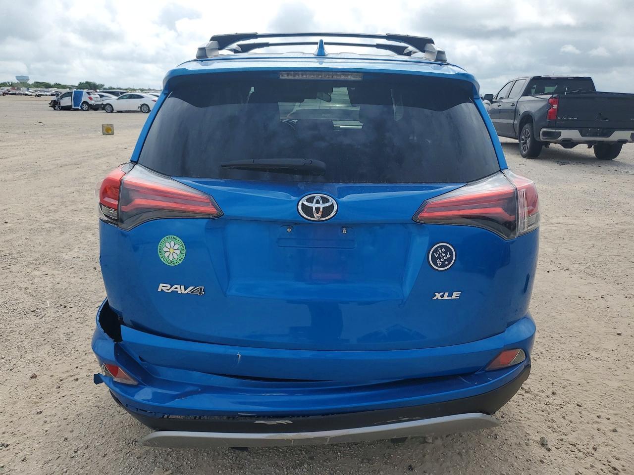 2018 Toyota Rav4 Xle - Image 6