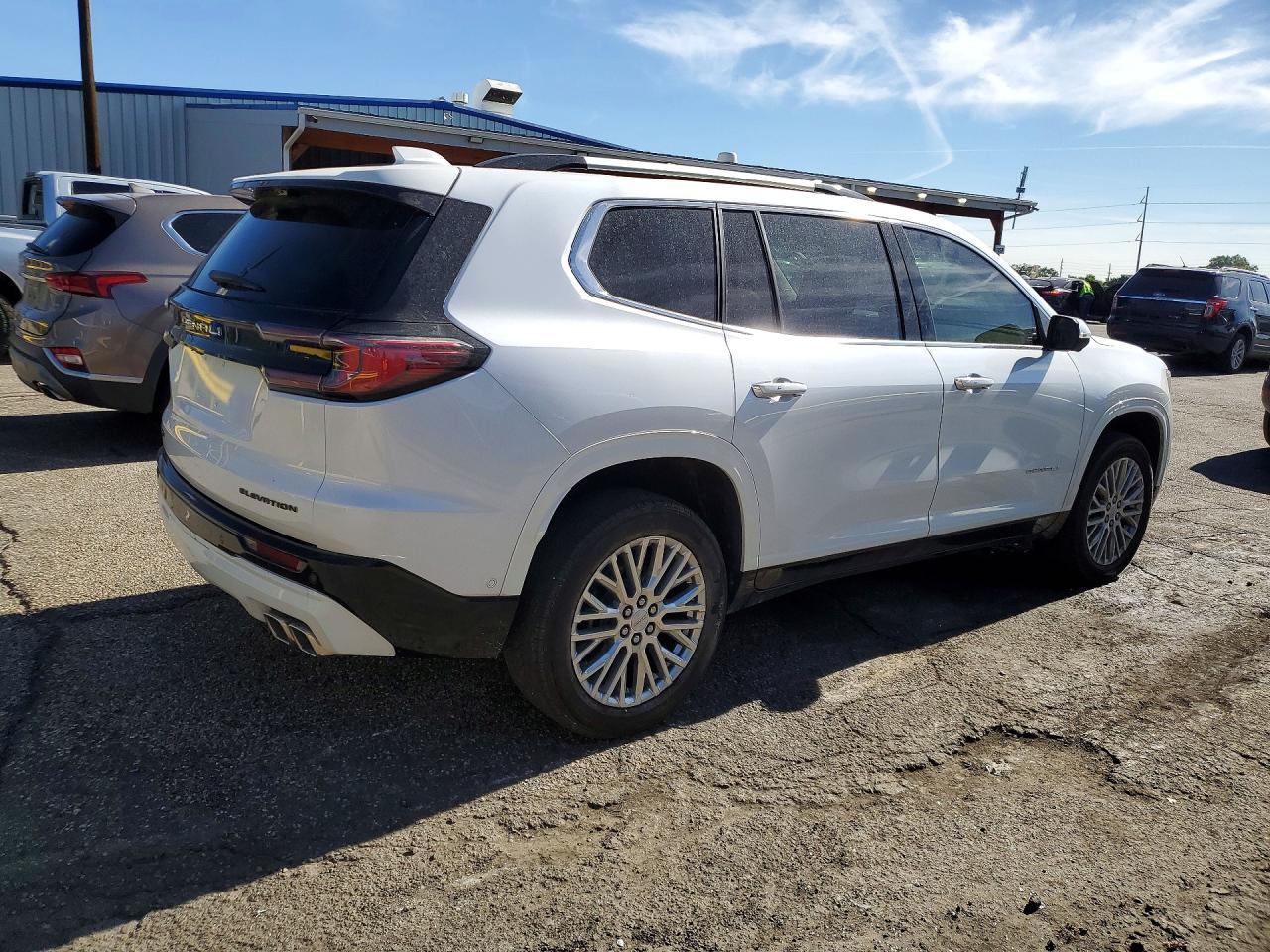 2024 GMC Acadia Denali - Фото 3