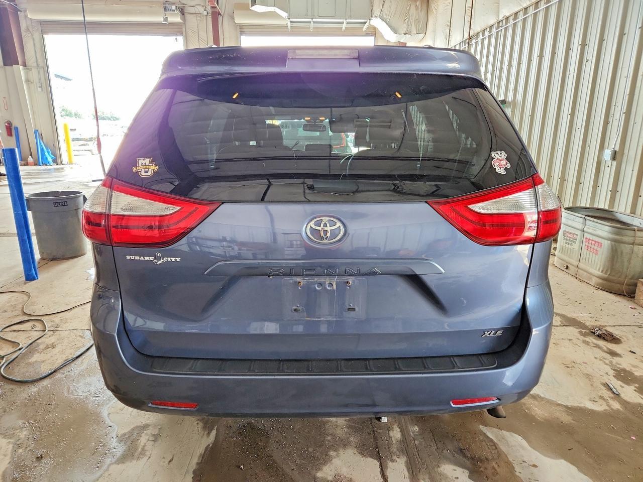 2015 Toyota Sienna Xle 8-Passenger - Image 6