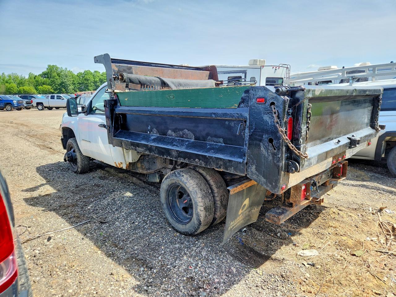 2008 GMC Sierra K3500 - Фото 2