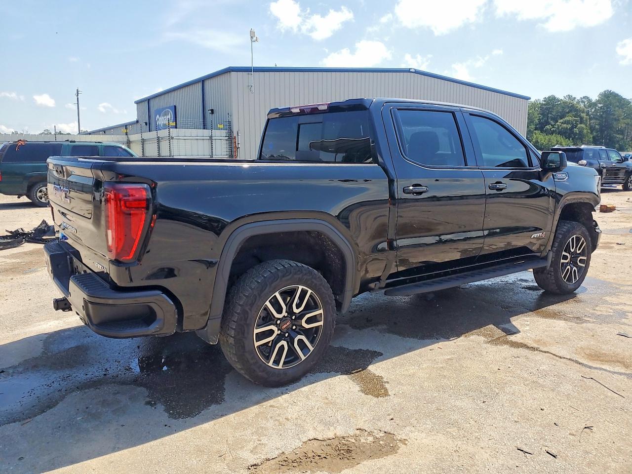 2023 GMC Sierra K1500 At4 - Фото 3