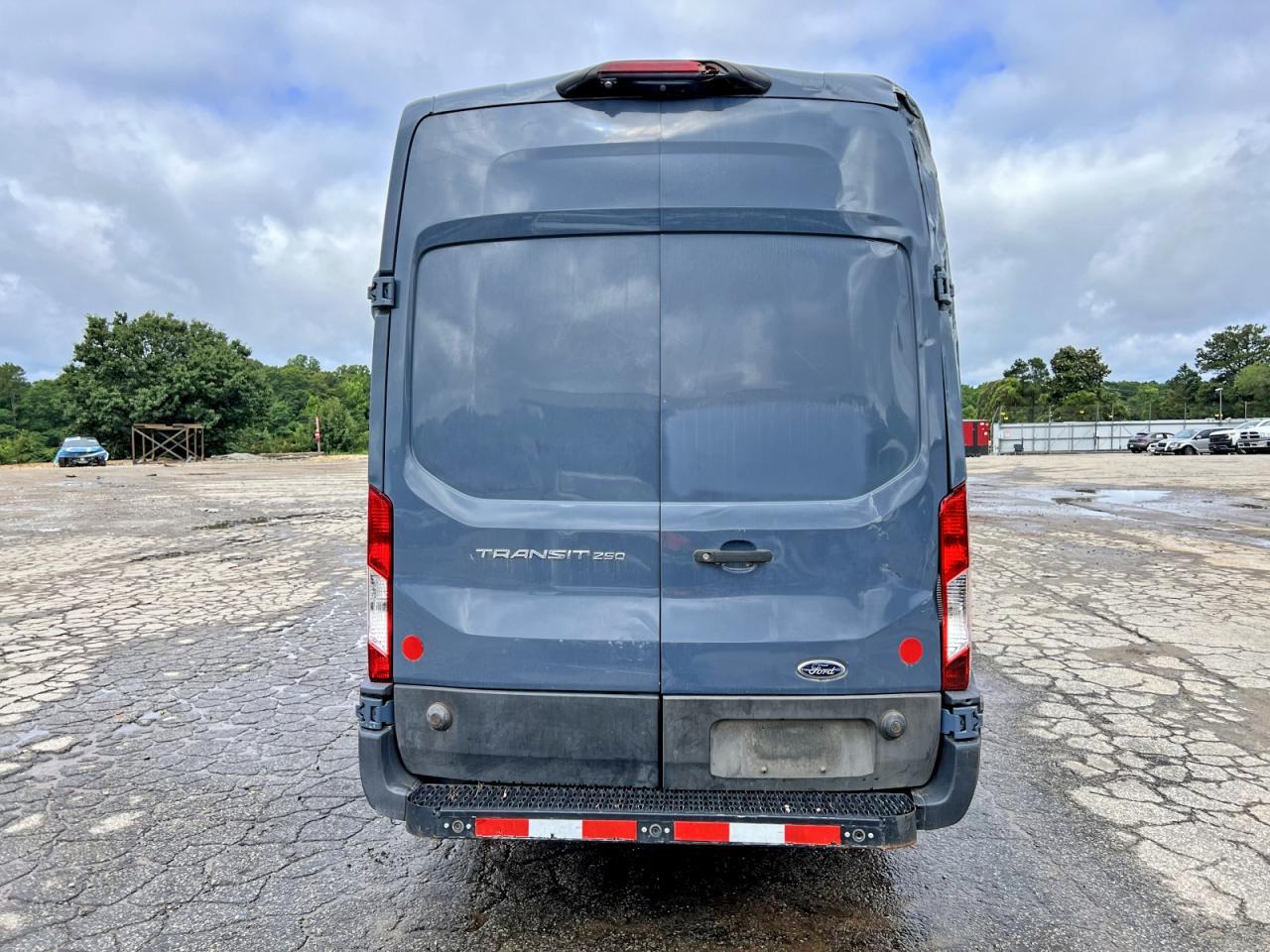 2020 Ford Transit 250 Delivery Van - Фото 6