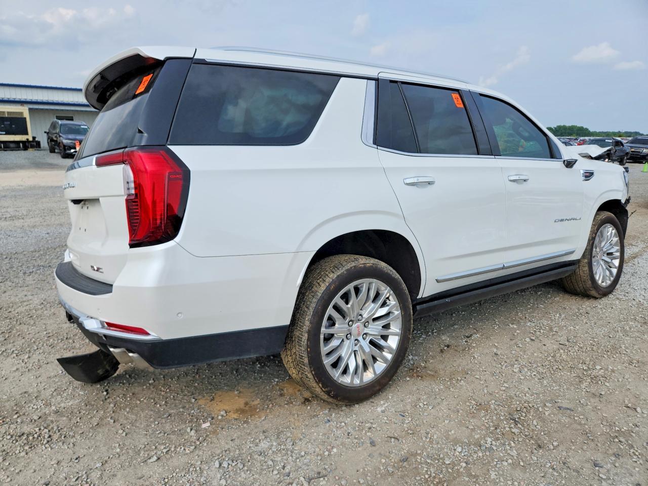 2025 GMC Yukon Denali - Image 3