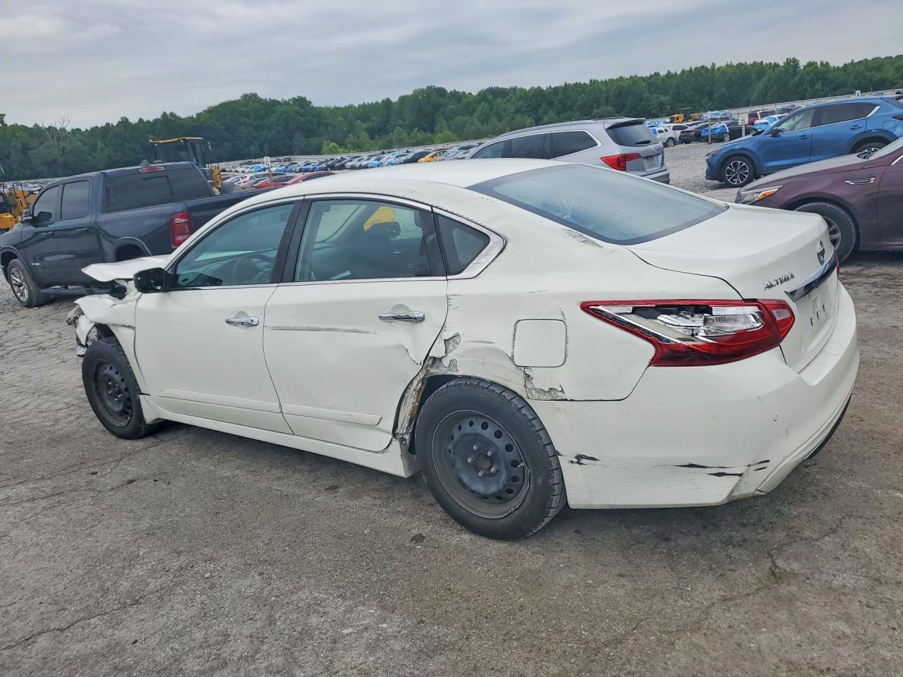2017 Nissan Altima 2.5 S - Фото 2