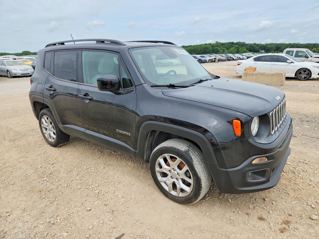 2016 Jeep Renegade Latitude - Image 4