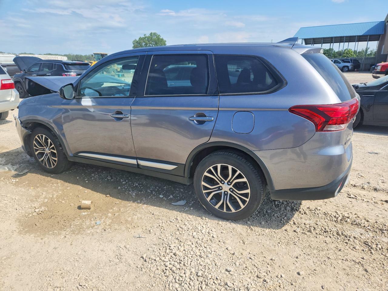2018 Mitsubishi Outlander Se - Фото 2