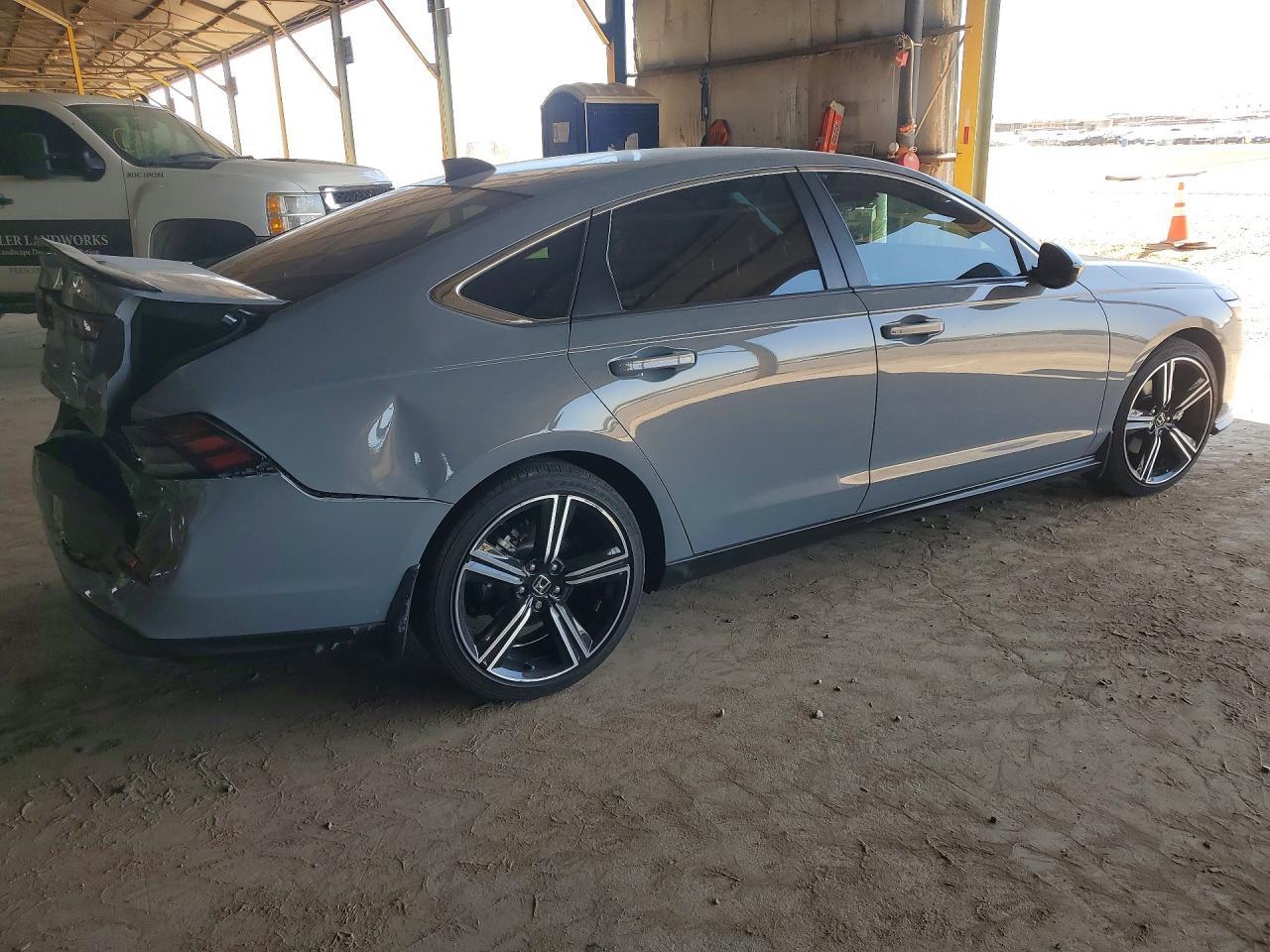 2023 Honda Accord Hybrid Sport - Image 3