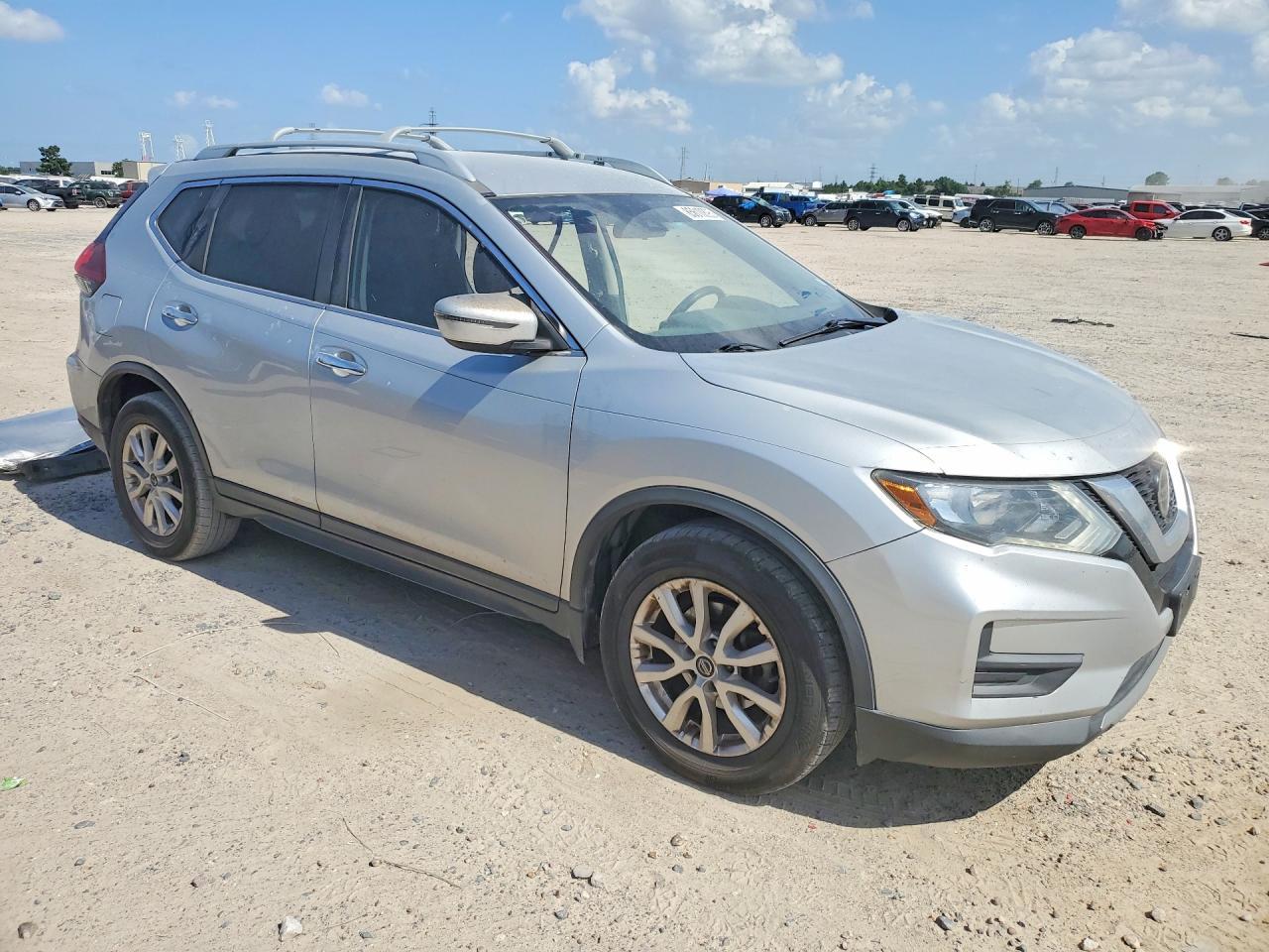 2019 Nissan Rogue S - Фото 4
