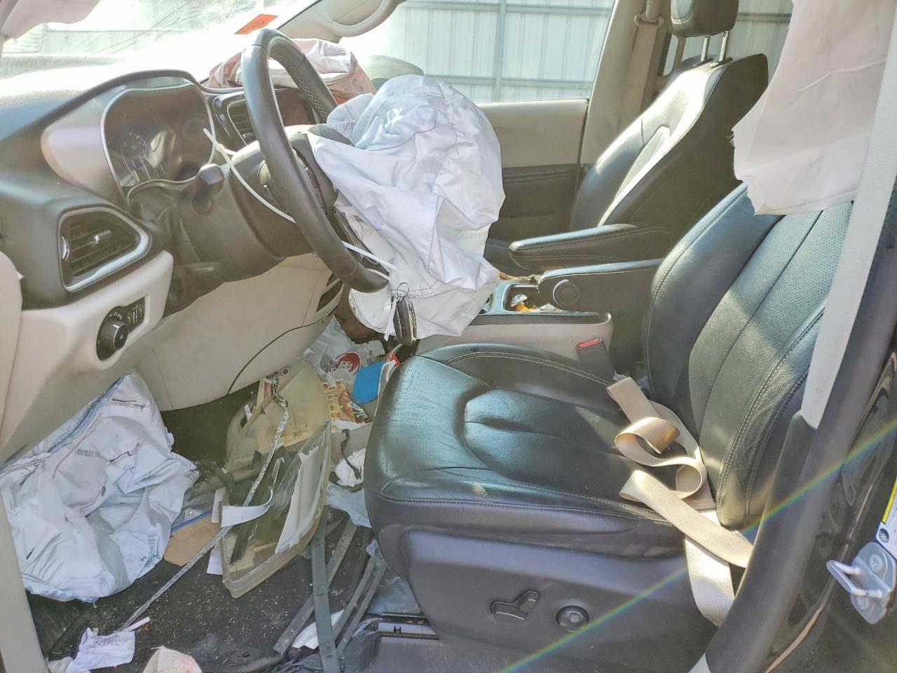 2022 Chrysler Pacifica Touring L - Image 7