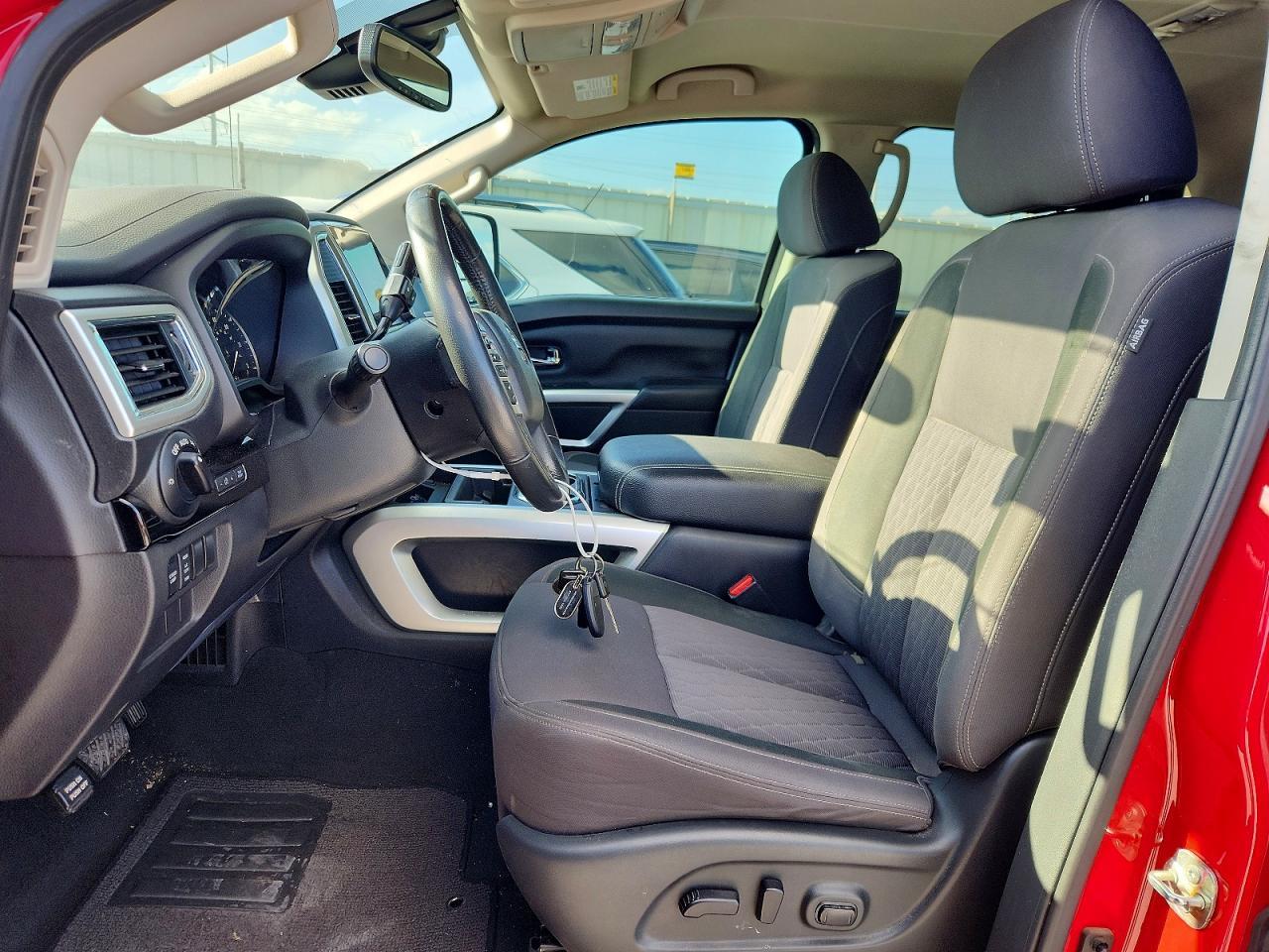 2020 Nissan Titan Sv - Image 7