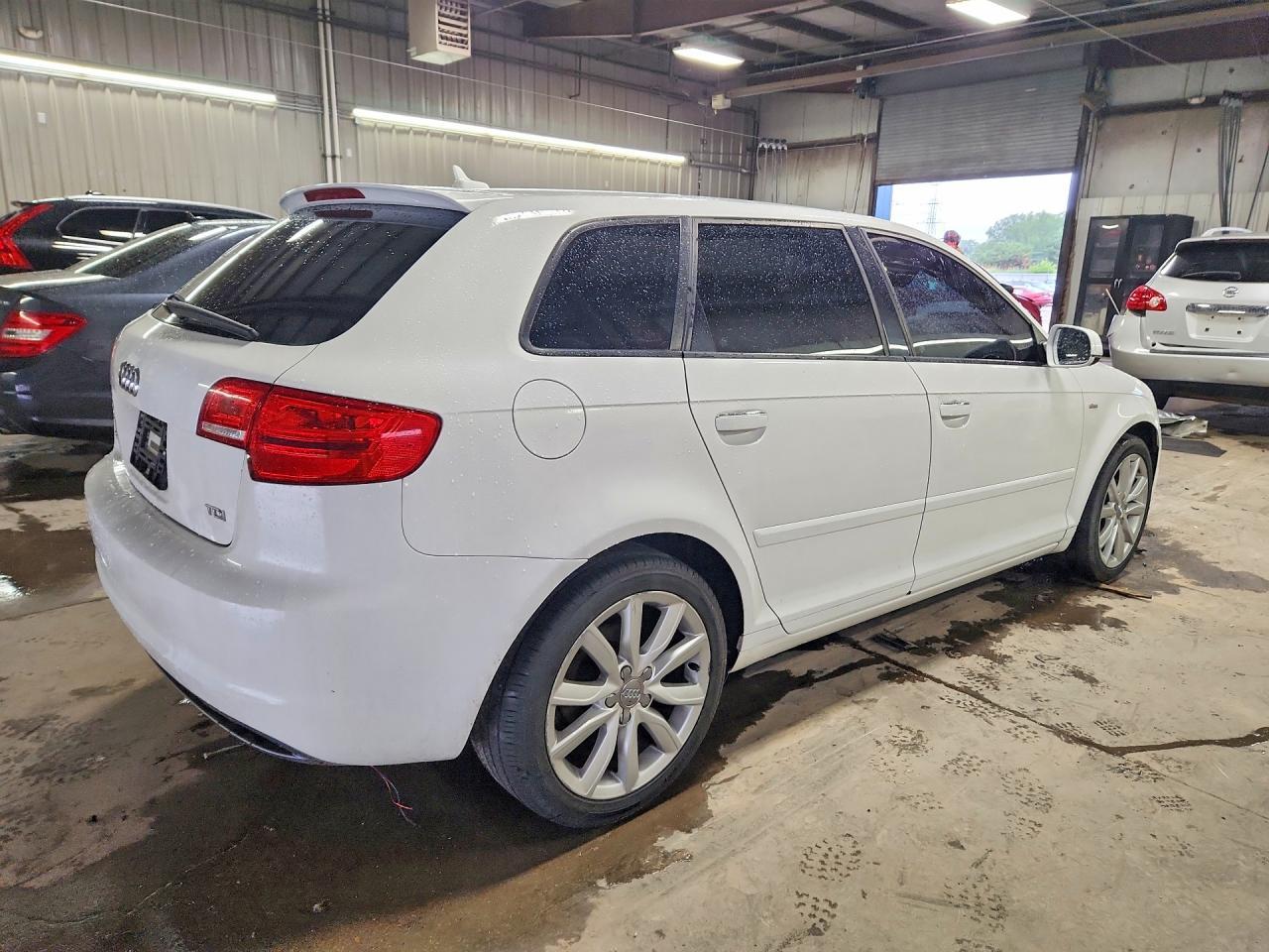 2011 Audi A3 Premium - Фото 3