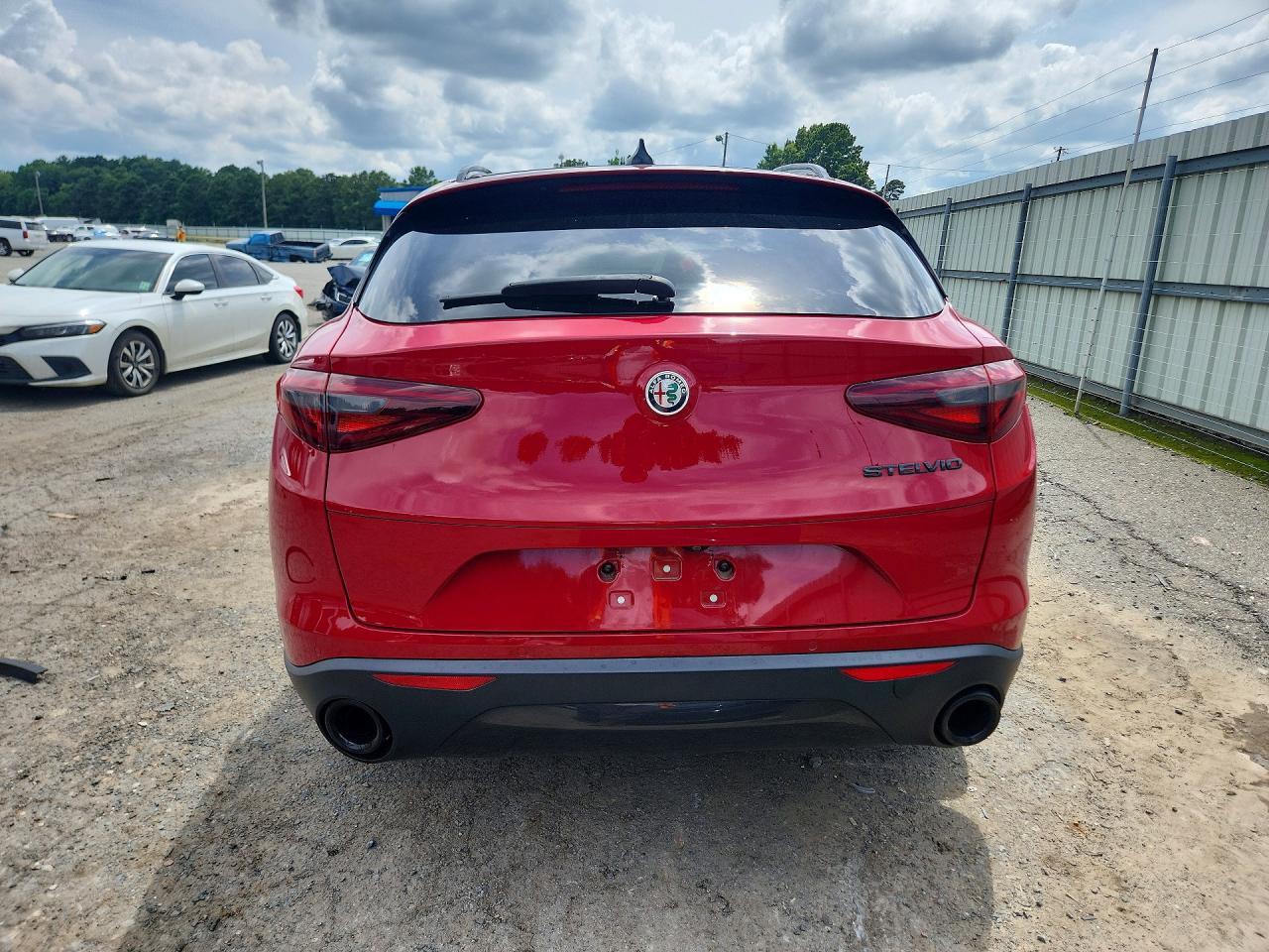 2020 Alfa Romeo Stelvio - Image 6