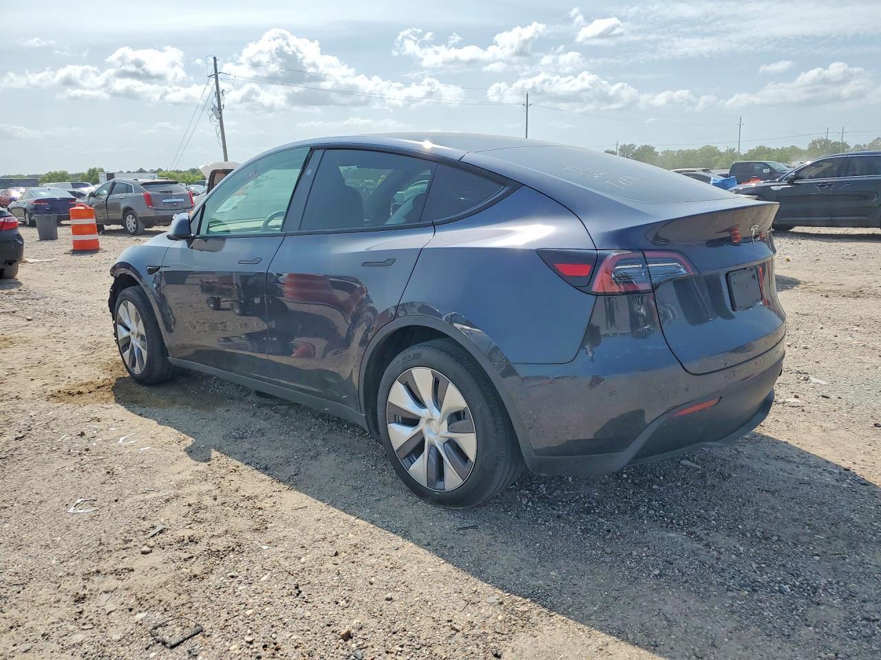 2024 Tesla Model Y - Image 2