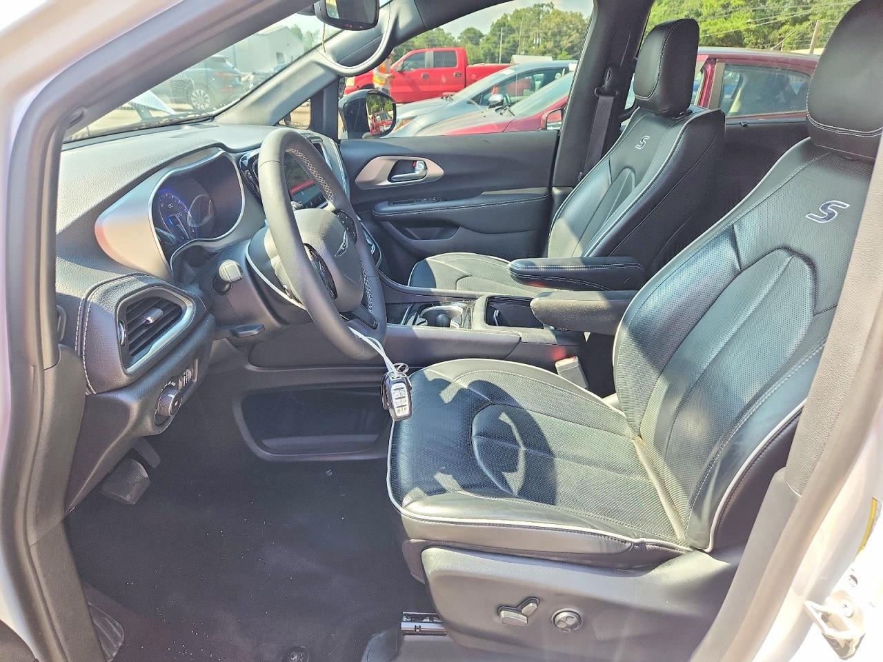 2024 Chrysler Pacifica Limited - Фото 7