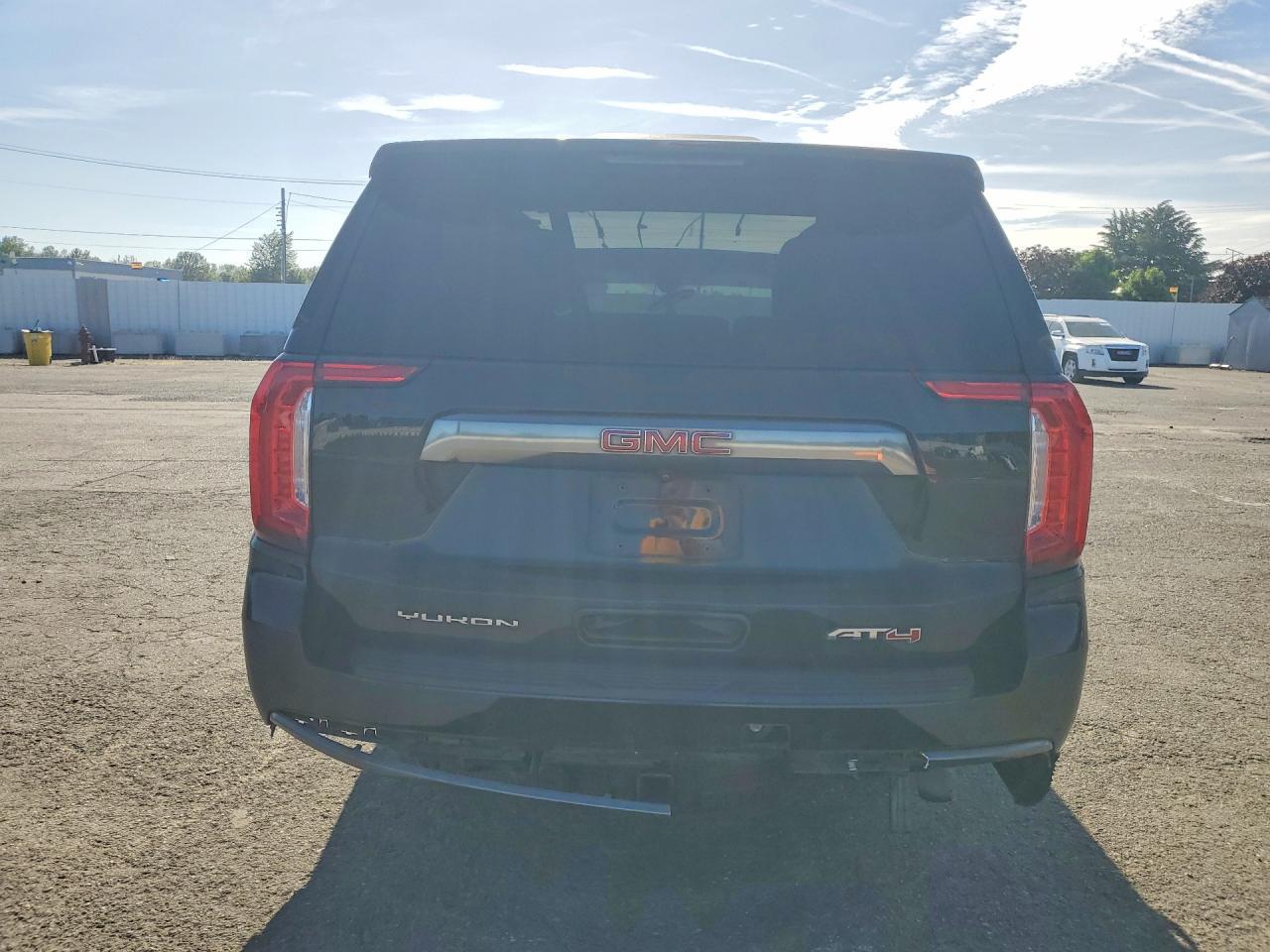2021 GMC Yukon At4 - Фото 6