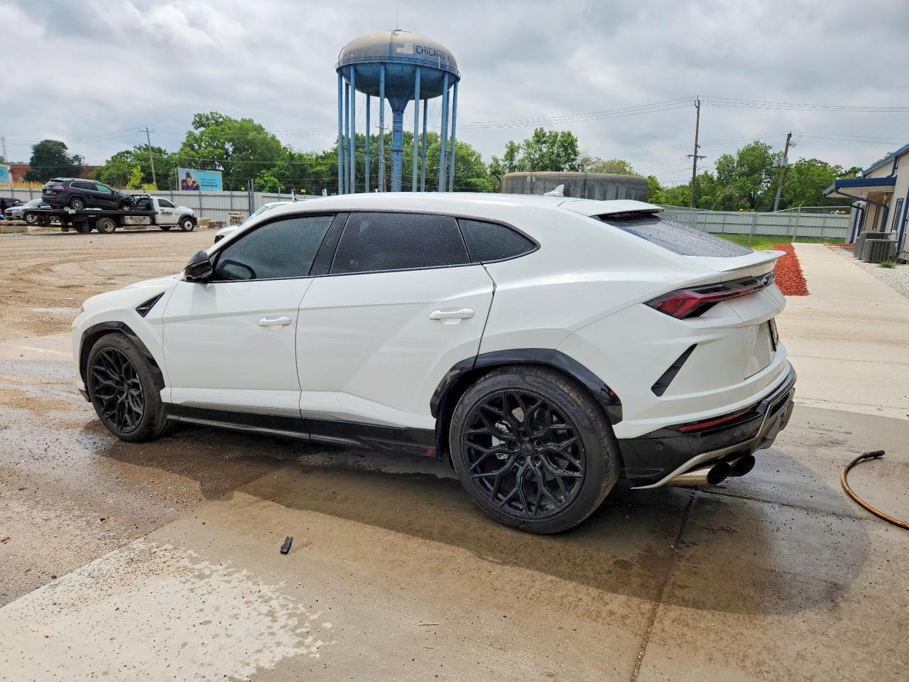 2019 Lamborghini Urus - Image 2
