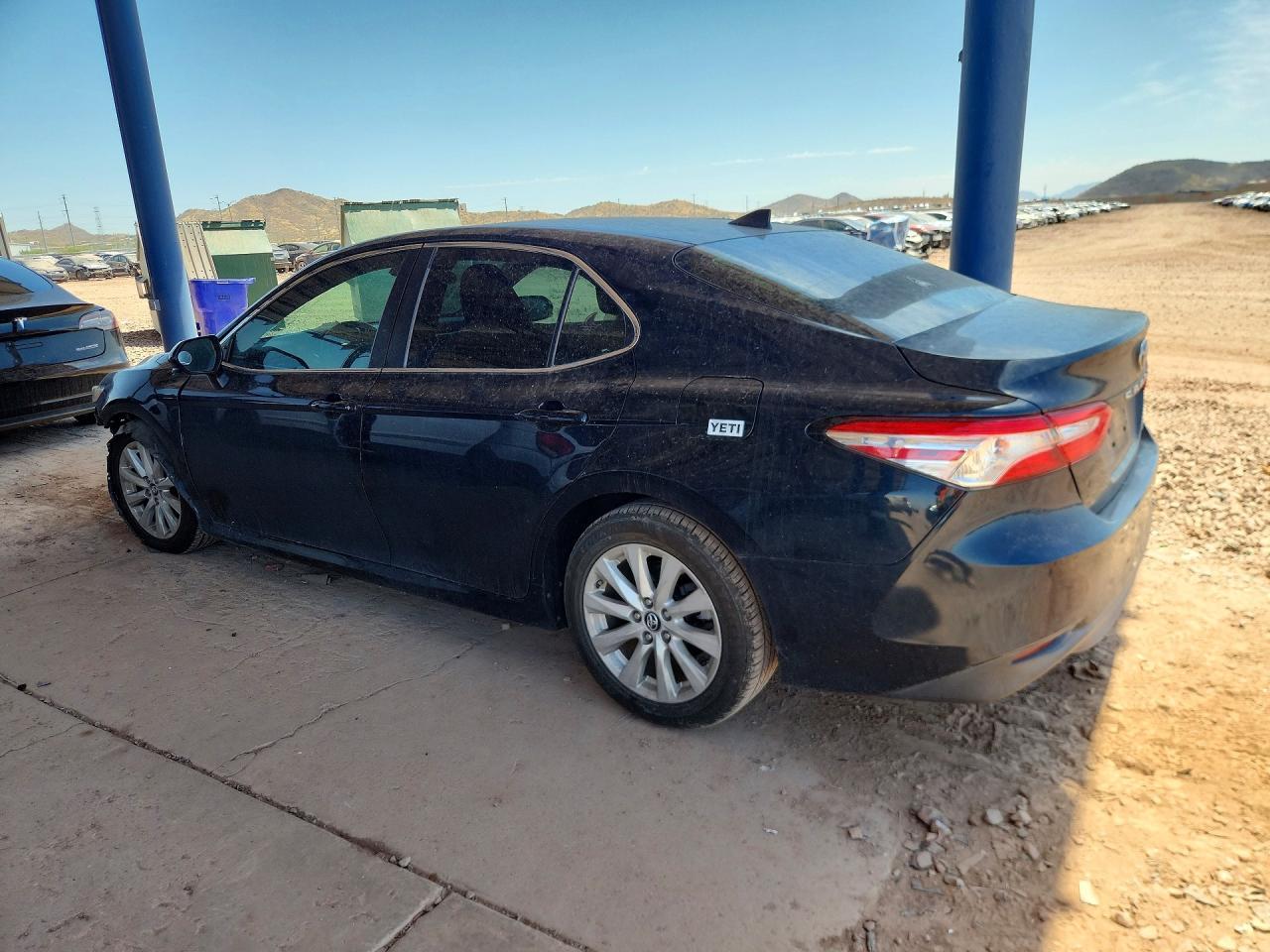 2019 Toyota Camry Le - Фото 2