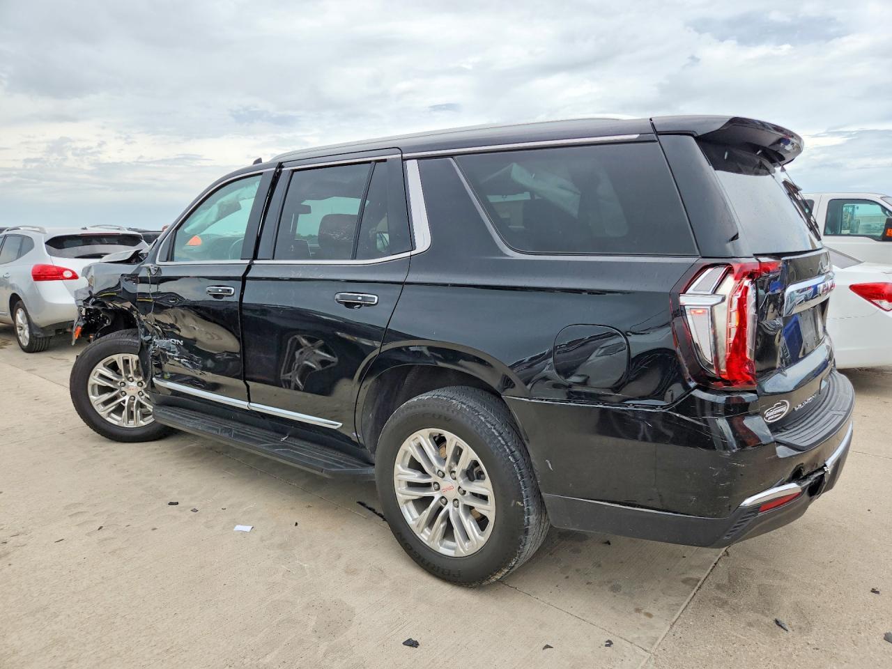 2023 GMC Yukon Slt - Фото 2