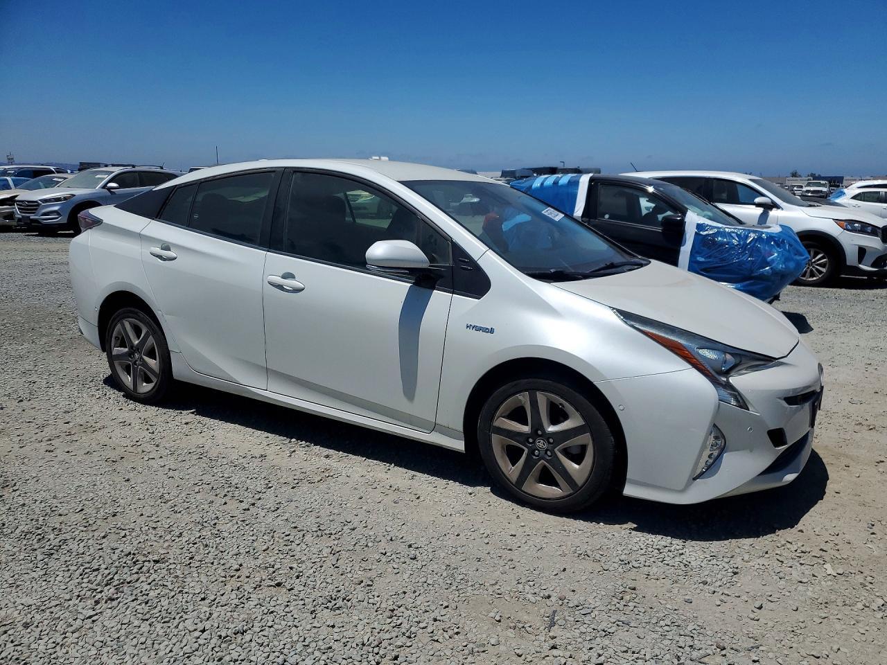 2018 Toyota Prius Three Touring - Фото 4