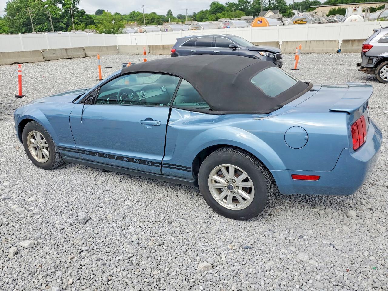 2007 Ford Mustang - Image 2